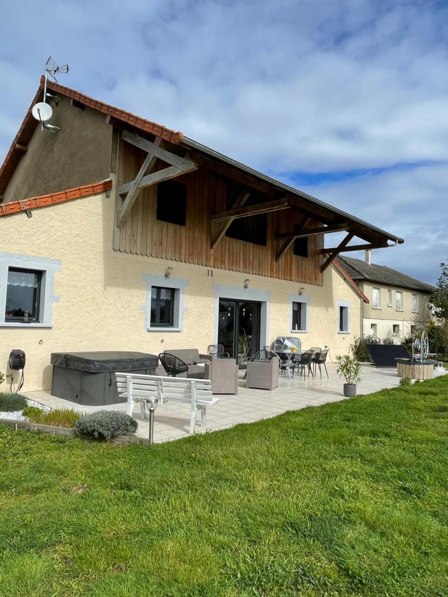 Cercy-la-Tour La Guette Bed & Breakfast エクステリア 写真